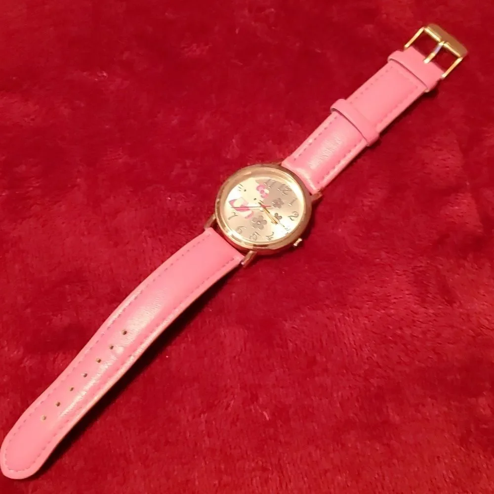 NEW SANRIO HKAQ5901 Hello Kitty Rose Gold Case Pink Band New Battery Works Great